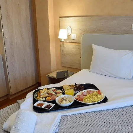 John's Hotell 3*